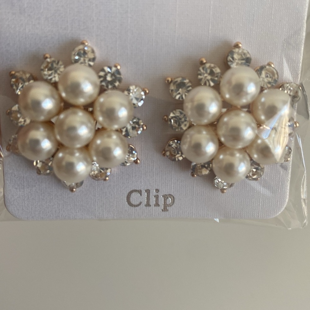 Rosemarie & Jubalee Timeless Pearl Crystal Rhinestone Clip-On Earrings - Picture 3 of 4